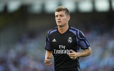 欧盈体育快讯-佩德里使用减压玩具